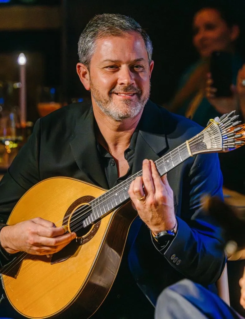 Bruno Mira ao vivo na Adega Machado, casa de fado em Lisboa