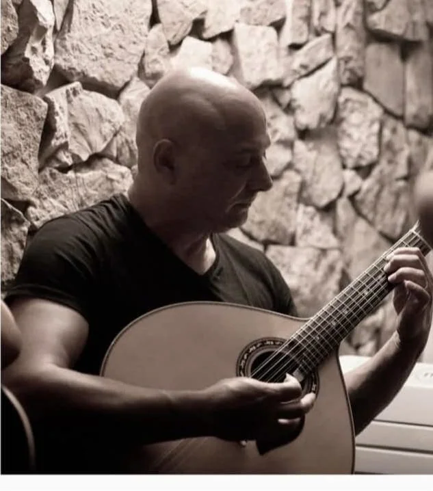 Sérgio Costa ao vivo na Adega Machado, casa de fado em Lisboa