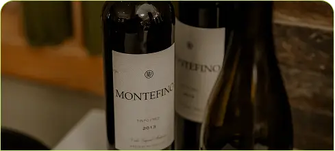 Vinho servido na Adega Machado em Lisboa