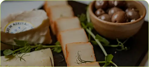 Tábua de queijos servido na Adega Machado em Lisboa